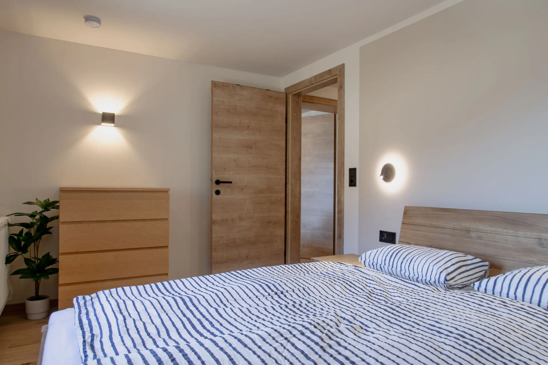 Wiesenseitiges Schlafzimmer